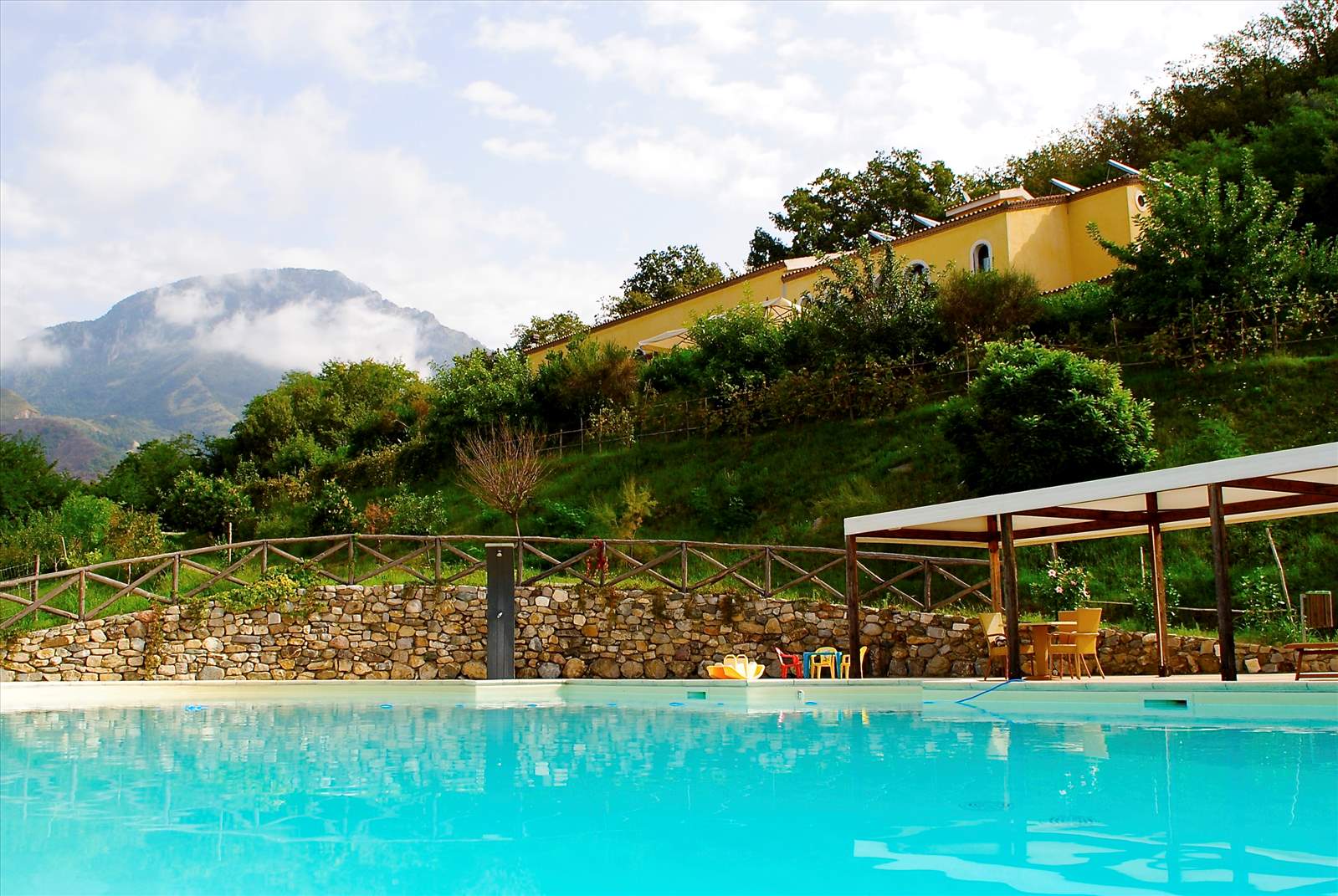 La piscina6d1d6d3c-9d6d-4cd8-83ac-4dc7a482dc61.jpg